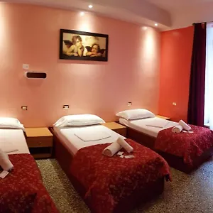  Hostel Legend R.g. Italy
