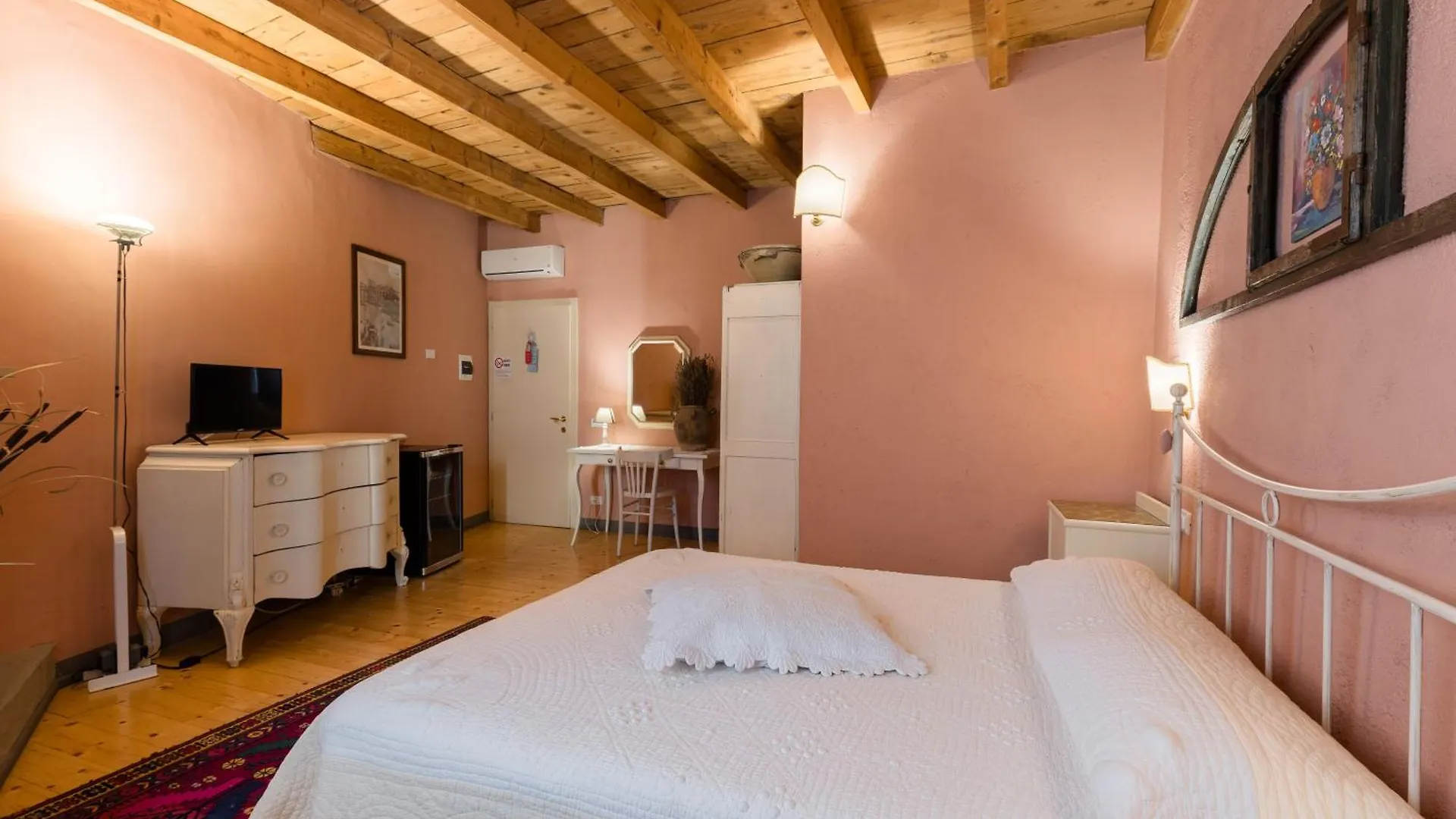 مونزامبانو B&B Corte Del Mincio